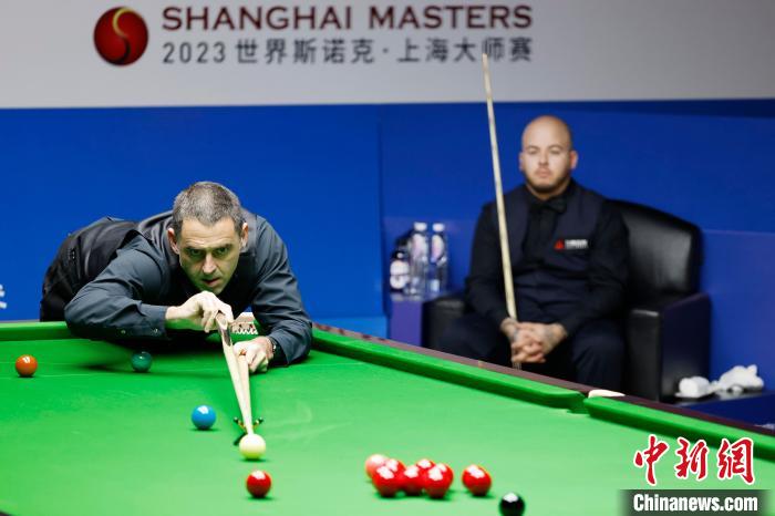 奥沙利文四连冠登顶斯诺克上海大师赛 范争一爆