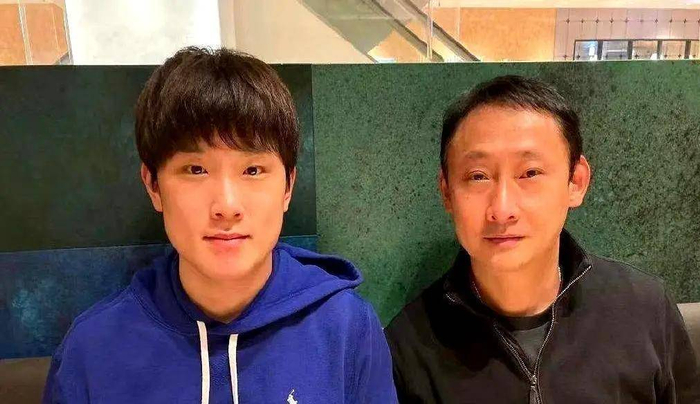 张本宇怒斥网络暴力呼吁停止谩骂