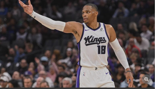 拉塞尔·威斯布鲁克超越纳