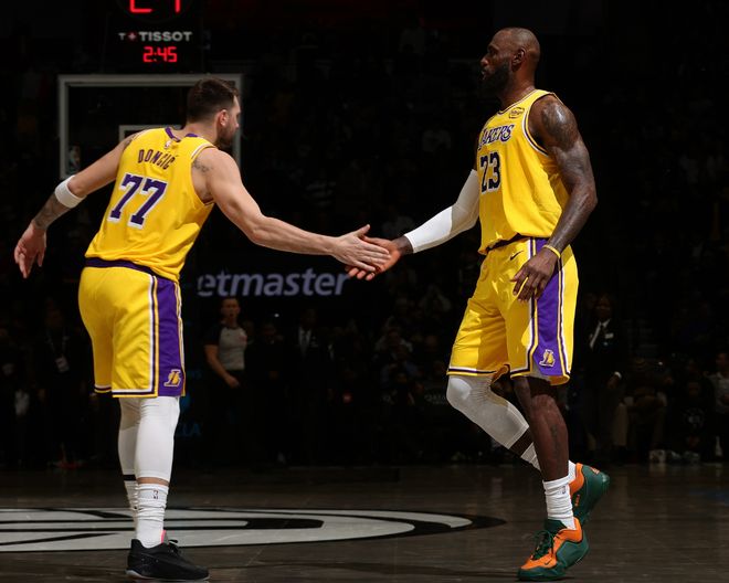 湖人绝杀魔术延续九连胜 东契奇创历史单场30+纪