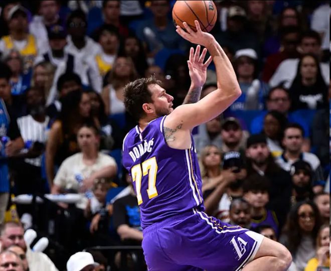 湖人绝杀魔术延续九连胜 东契奇创历史单场30+纪