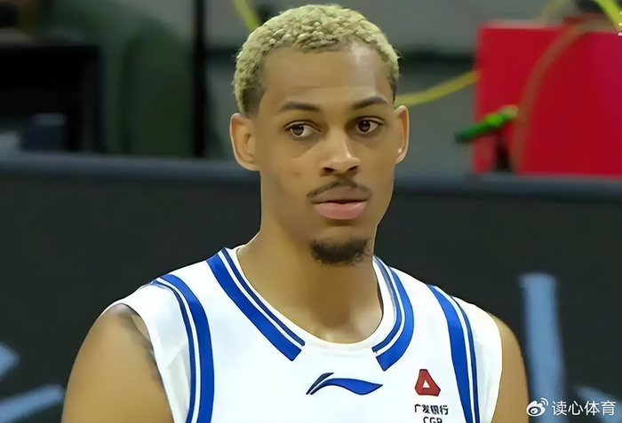 杜锋“隔行如隔山”引球迷反击，球员处境引争