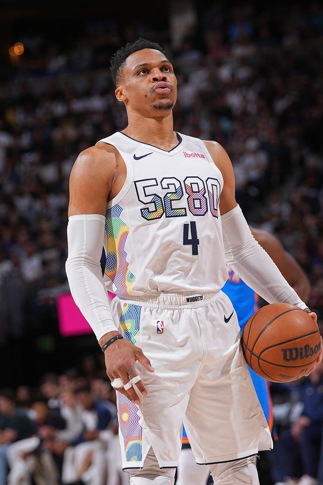 威少冲击历史三双纪录：数据全面但年龄成最大