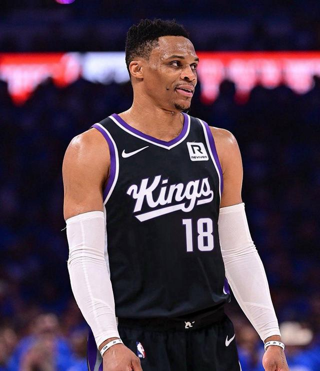 威少冲击历史三双纪录：数据全面但年龄成最大