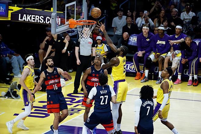 湖人轻取奇才艾顿攻防双核闪耀西部排名稳固