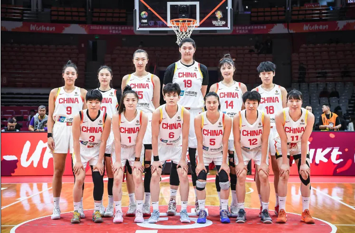 罗欣棫11+4+4+2抢断引领中国女篮大胜南苏丹