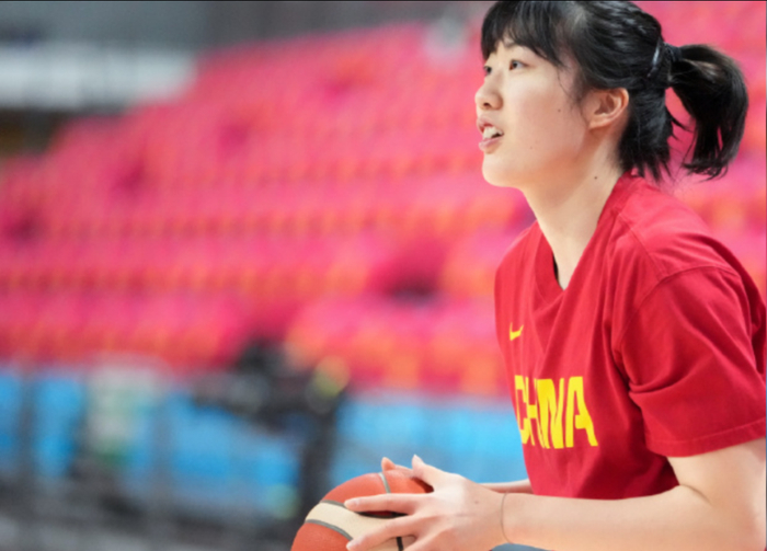 罗欣棫11+4+4+2抢断引领中国女篮大胜南苏丹