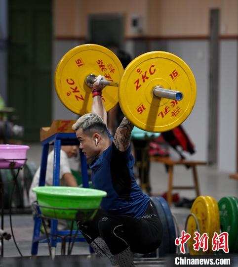 越南举重队赴广西上思集训备战2024世界杯