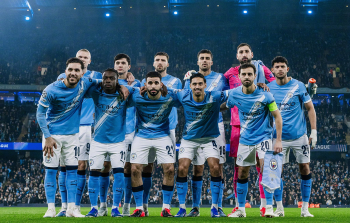 曼城半场击溃阿森纳 三冠王之路再进一步